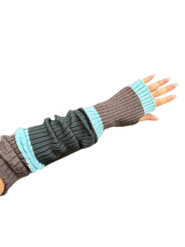 Saint Stella M Maya Knitted Mittens: Choc/Blue